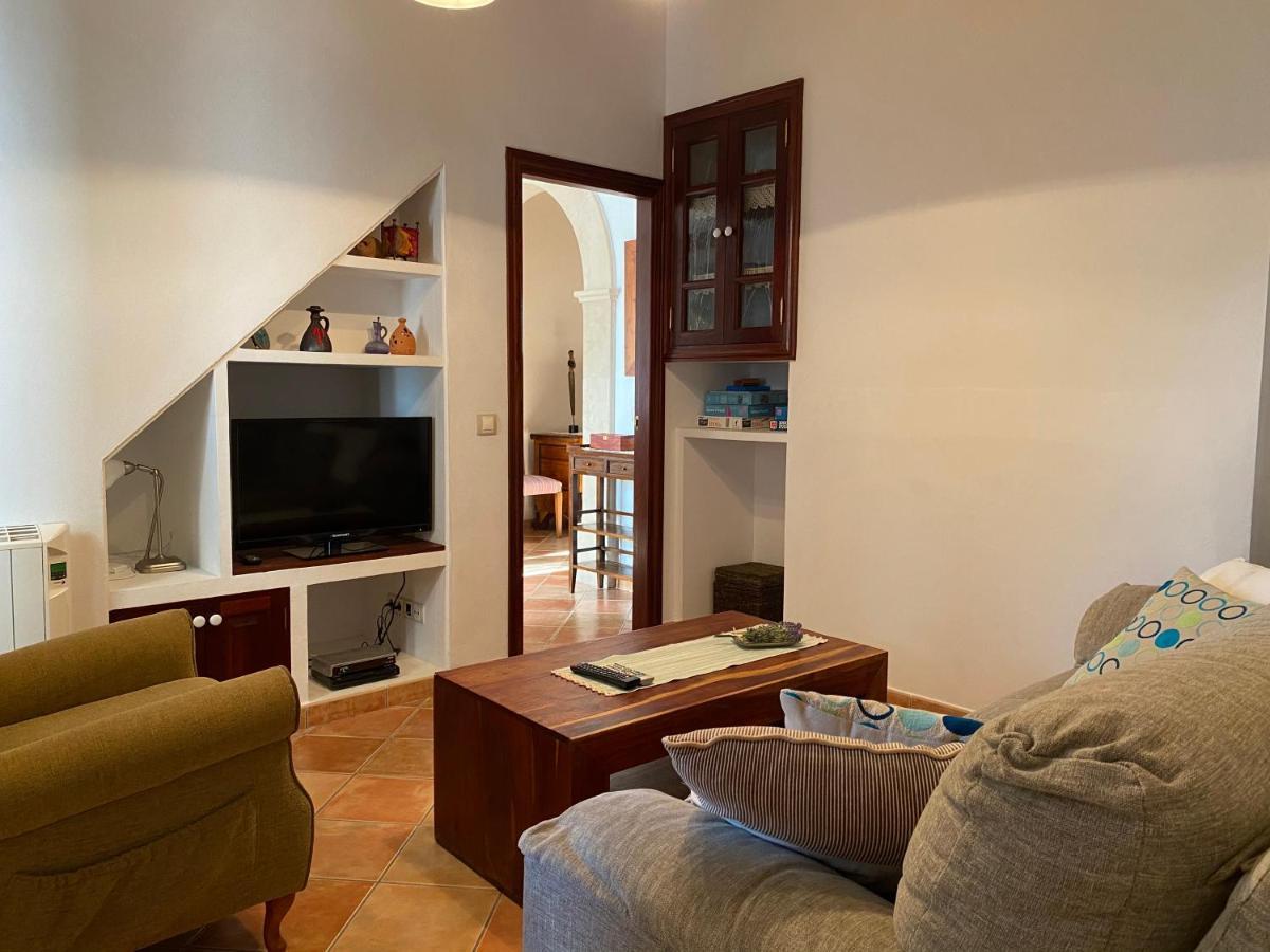 Casa Nuria, En El Centro, Al Lado De La Escalinata Del Calvario Para 6 Personas Pollença Kültér fotó